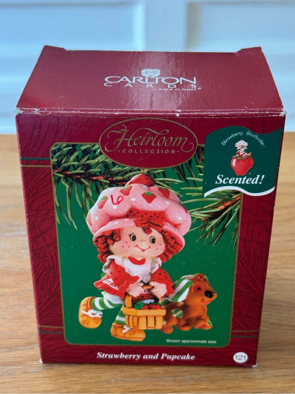 🍓🐶 Carlton Cards Heirloom “Strawberry and Pupcake” Scented Ornament